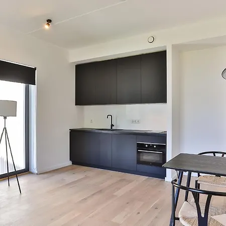 Dream - Modern In Centre Apartment