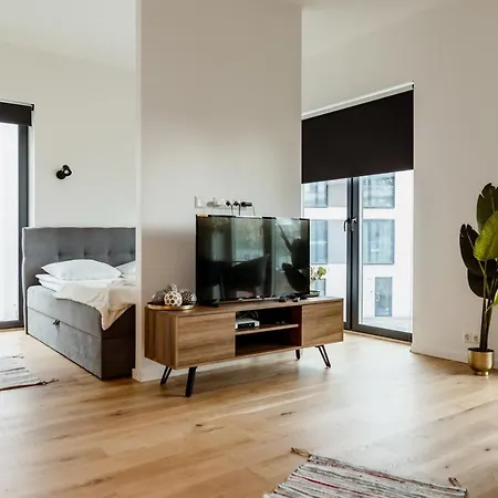 Dream - Modern In Centre Apartment
