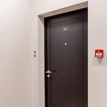 Dream - Modern In Centre *